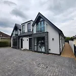 Paradigm Court, Modern 3-Bedroom Flat 1, Oxford