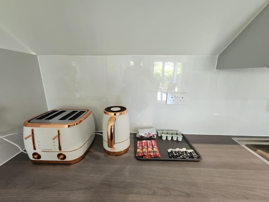 Paradigm Court, Modern 3-bedroom Flat 1, Apartamento *